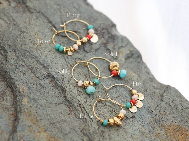 Petites créoles La beauté du mélange en couleurs
