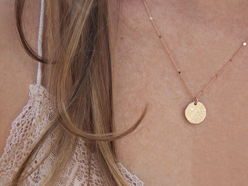 Collier mini médaille Feuille de maquis