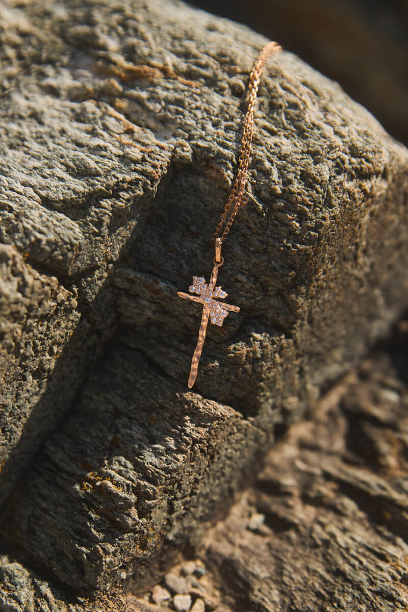 Short necklace STARS (Copie) (Copie) (Copie) (Copie) Collier croix Rosa